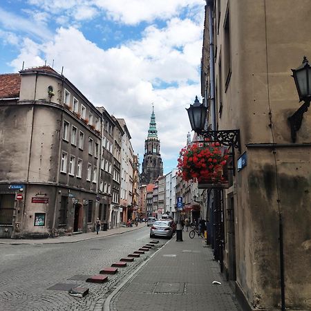 Centrum Apartament Old Town Swidnica  Bagian luar foto